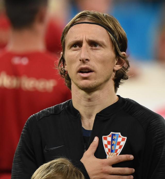 跟队记者：麦迪逊伤情严重，热刺引援重点为10号位和中后卫