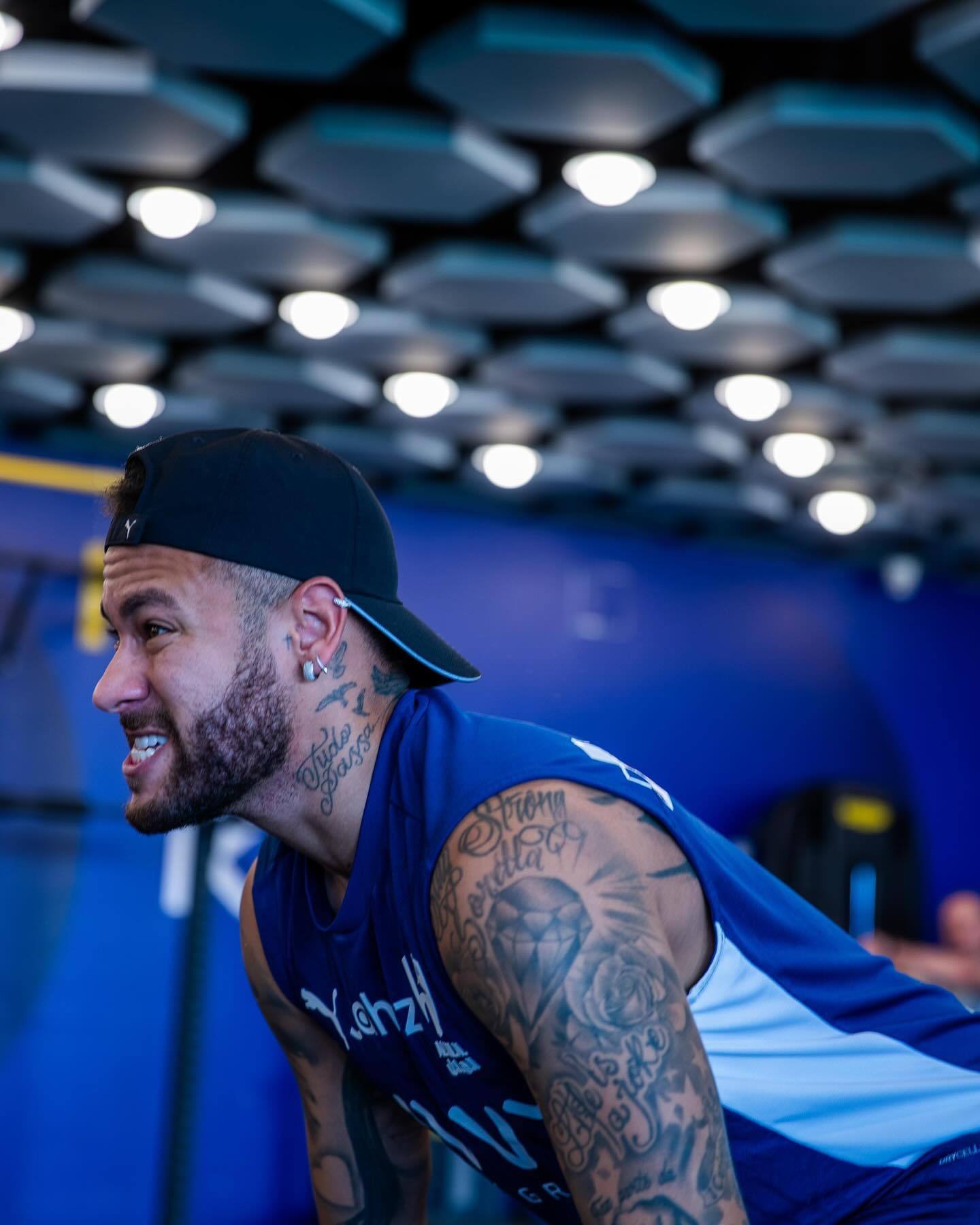 记者：帕尔默缺席欧冠赛前训练，但球员并未受伤