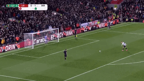 开场16分钟35秒，巴萨遭遇欧冠单场比赛最快的两个丢球