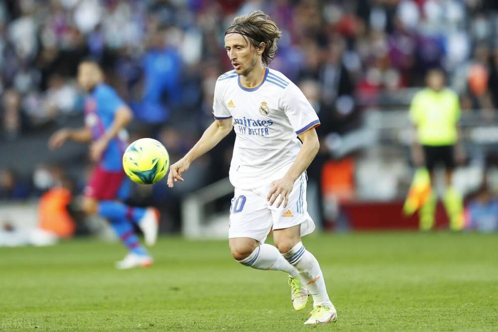 巴斯托尼：国家队的默契不如俱乐部，最难防守的对手是亚马尔